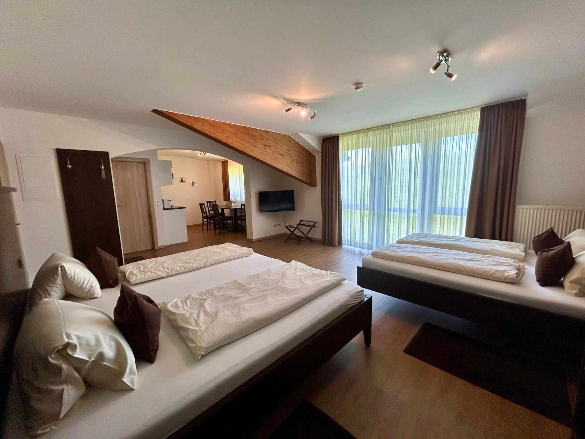 Gaestehaus Am Lindenhain Erding Esterno foto